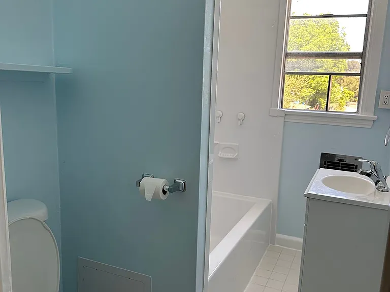 1166 N Raymond Ave — Photo 7