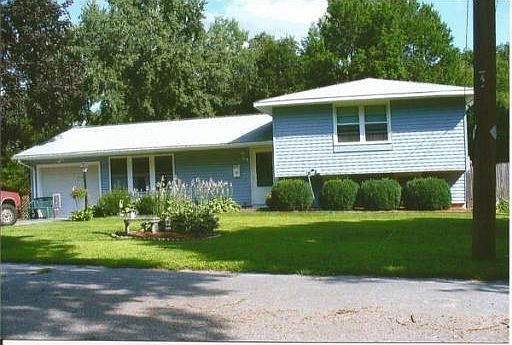 1st image of 62 Susanne Dr
