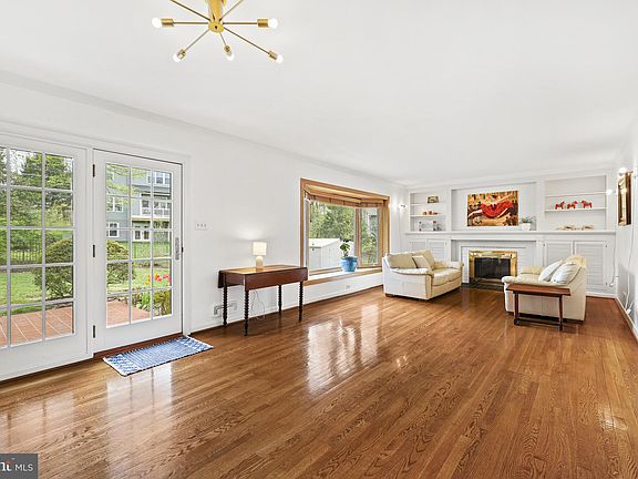 3rd image of 6433 Tucker Ave