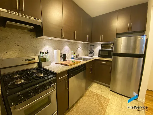 Rented by FirstService Realty (legacy) | media 14