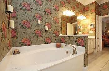 2nd image of 8020 Parker Pl