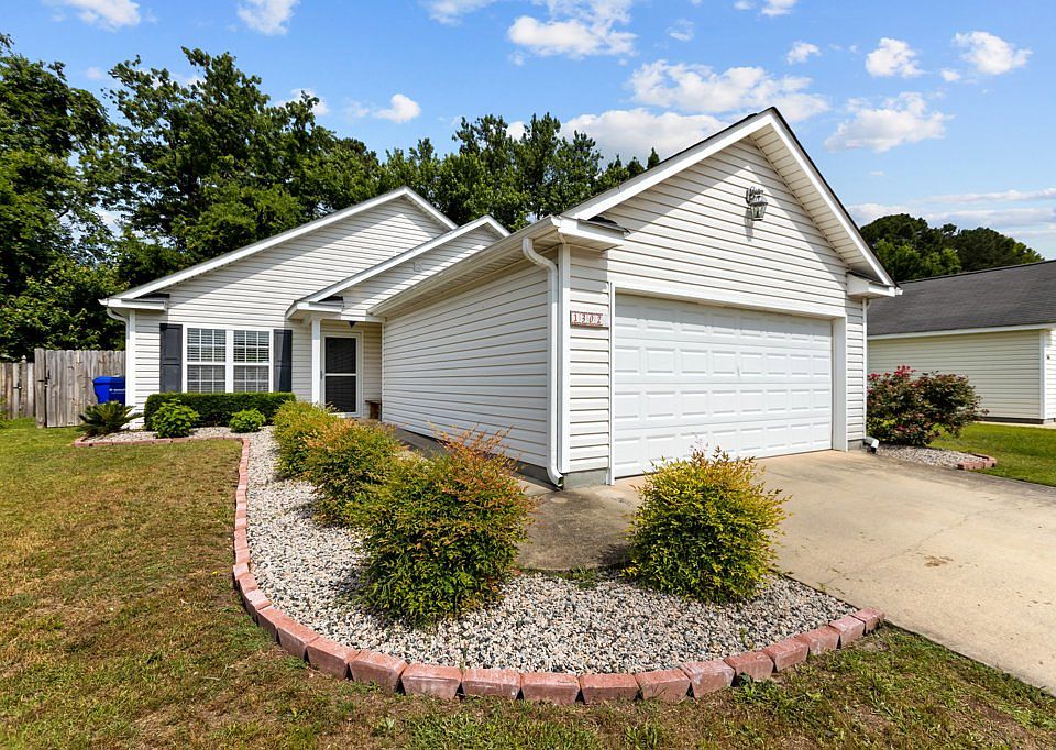 1st image of 1302 Wyngate Dr