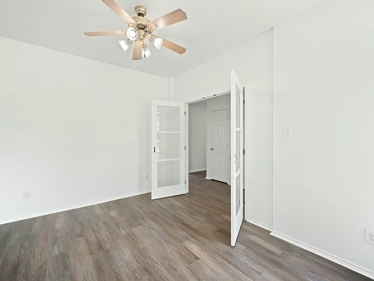 2130 Harvester Dr — Photo 9