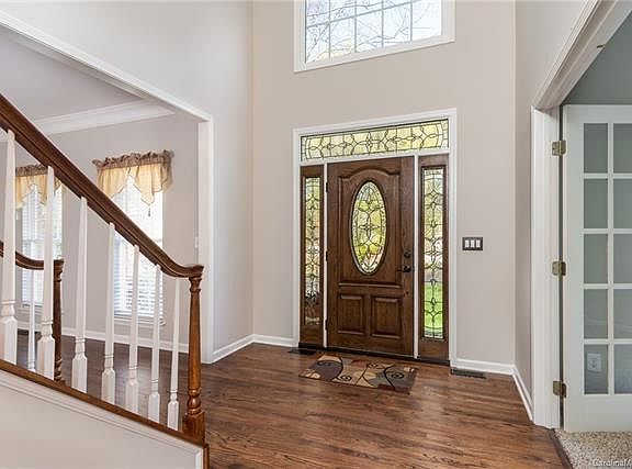 3rd image of 136 Emerald Dr