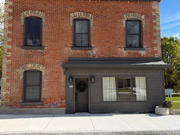 27 Arthur St W, Minto, ON N0G 1Z0