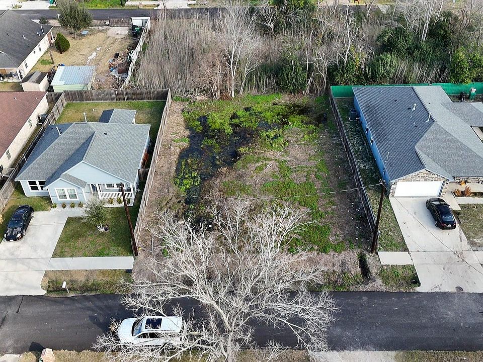 2nd image of 9825 Signet St