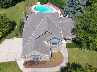 N73W26814 Thousand Oaks Dr, Lisbon, WI 53089