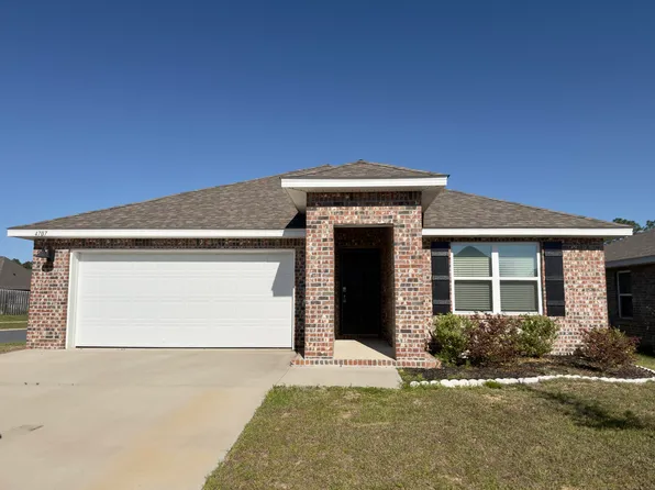 4707 Airmen Dr, Crestview, FL 32539