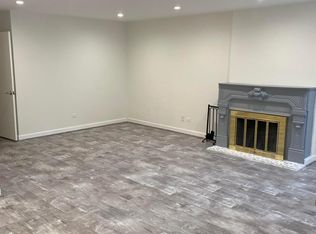 329 W Armitage Ave #1, Chicago, IL 60614