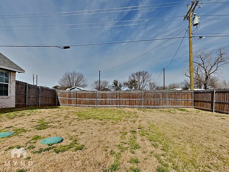 5401 Ashworth Ct — Photo 20