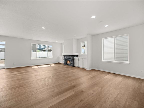 3rd image of 12242 N Valencia Ave