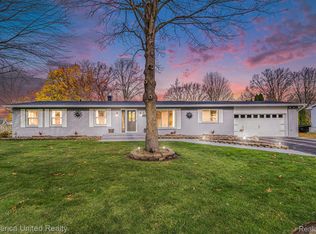 2435 Pfeifle, Howell, MI 48843