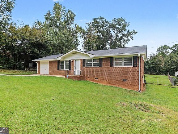 5th image of 2541 Burton Cir