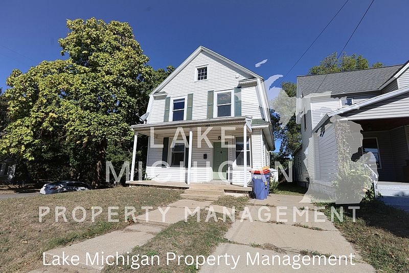 1st image of 301 Ann St NE