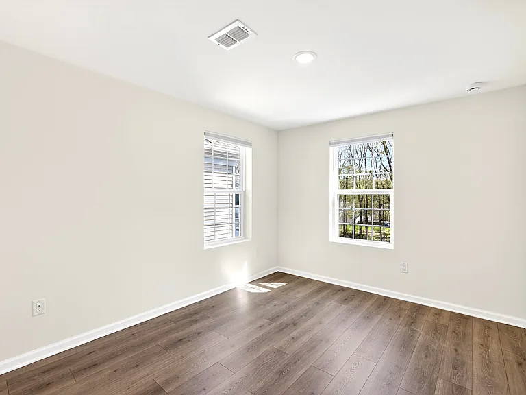 225 Myrtle Rd — Photo 16