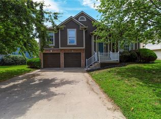 520 SE Battery Dr, Lees Summit, MO 64063
