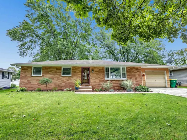 509 Bluebird Ln, Green Bay, WI 54303