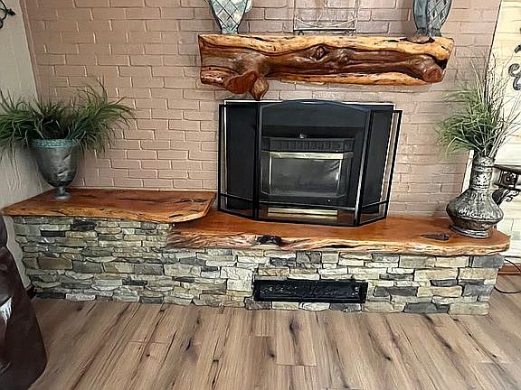 3rd image of 2067 Cedar Wood Dr