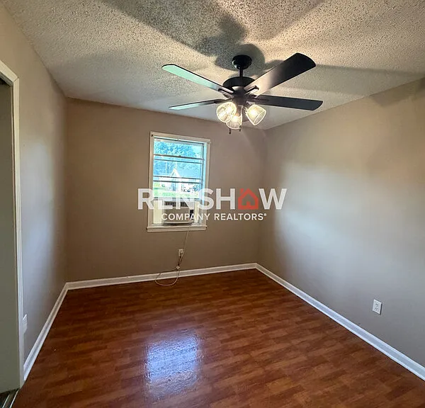 584 Lark St — Photo 17