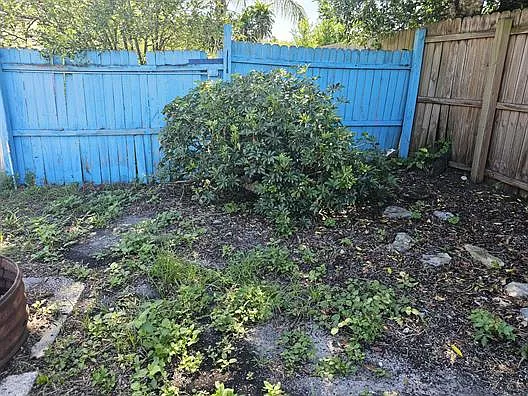 9926 Rainbow Ln — Photo 43