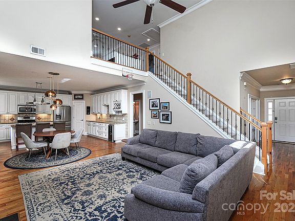 5th image of 105 Millwood Dr