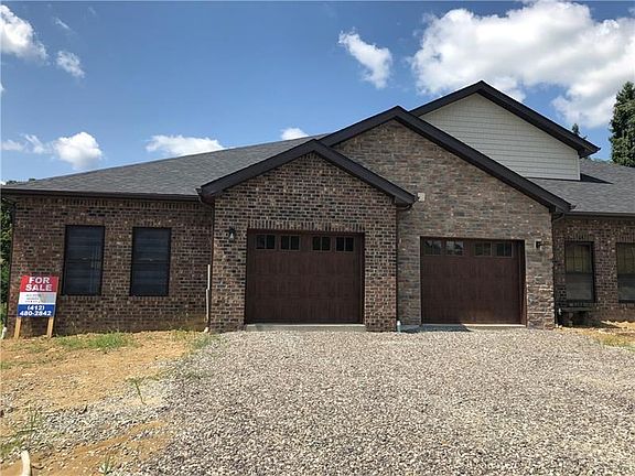 4th image of 3030 Derby Ct