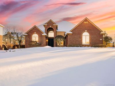 7364 Essex Dr, West Bloomfield, MI, 48322