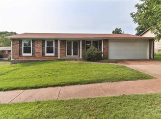 2716 Chalet Forest Dr, Saint Louis, MO 63129