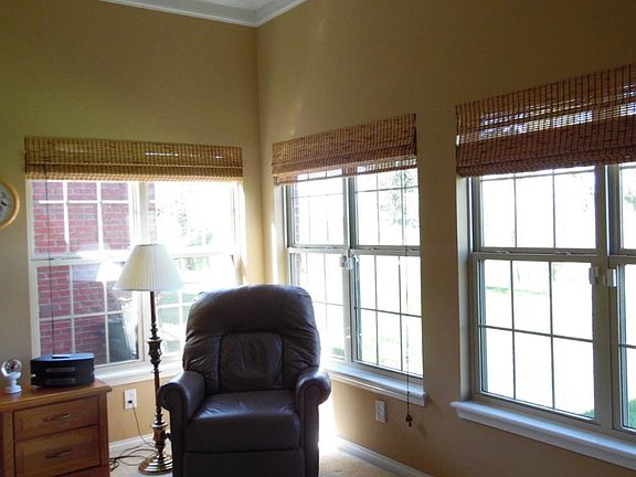 4th image of 1016 Berry Hill Dr #9