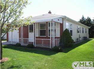 19 Troumaka St, Toms River, NJ 08757