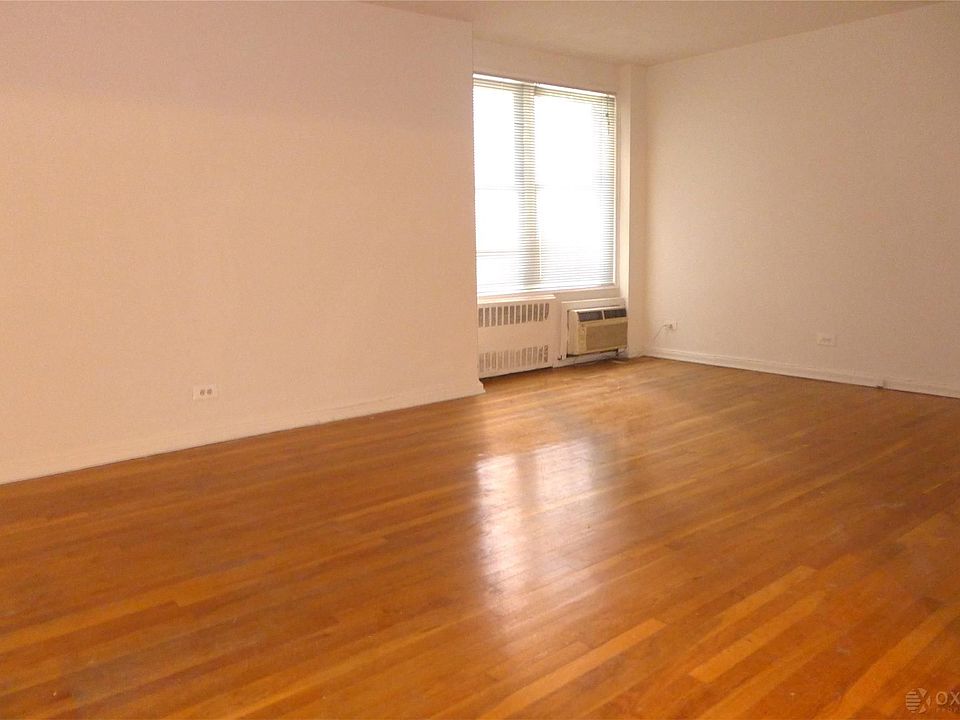1st image of 1360 York Ave APT 4H