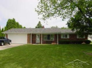 4400 Walton Pl, Saginaw, MI 48603