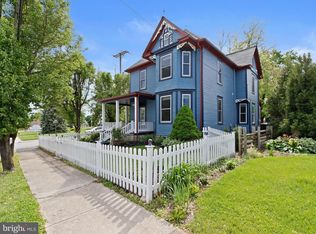 24 S Main St, Stewartstown, PA 17363