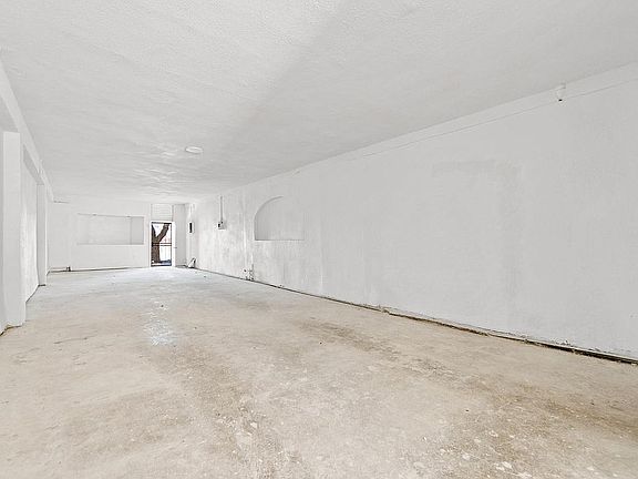 5th image of 830 Sonoma Blvd
