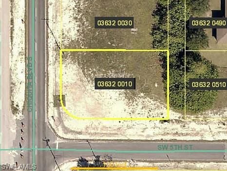 1st image of 425 Chiquita Blvd S