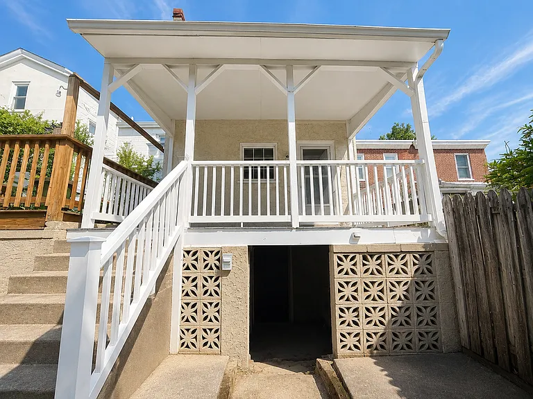 605 Naomi St — Photo 11