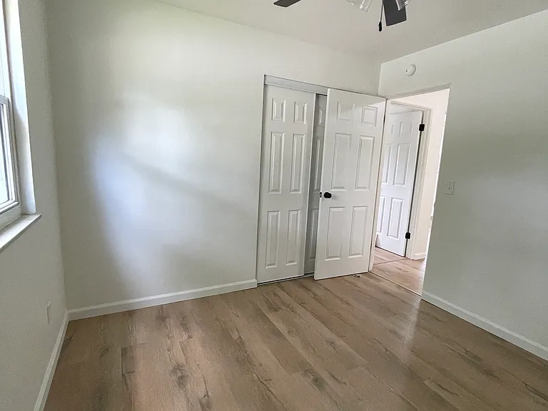 105 Chateau Dr — Photo 16