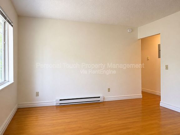 3rd image of 411 4th Ave S APT 3
