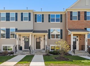 183 Lakeshore Dr, Oswego, IL