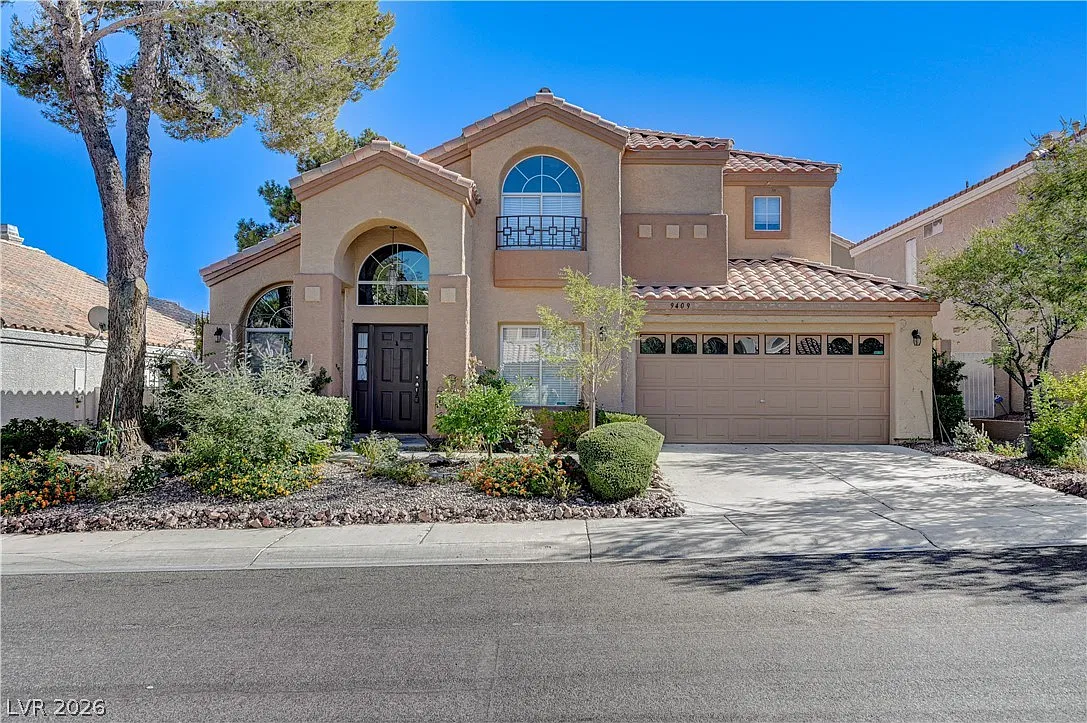 3 bed, 3.0 bath, 2260 sqft, $2,800 — Photo 1