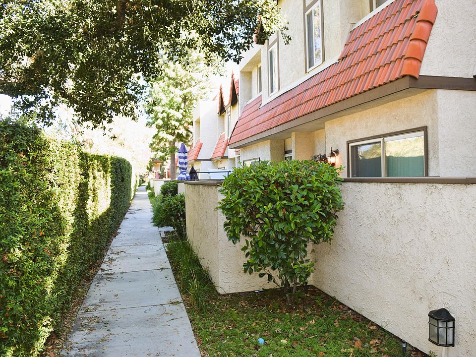 1st image of 27656 Ironstone Dr APT 5