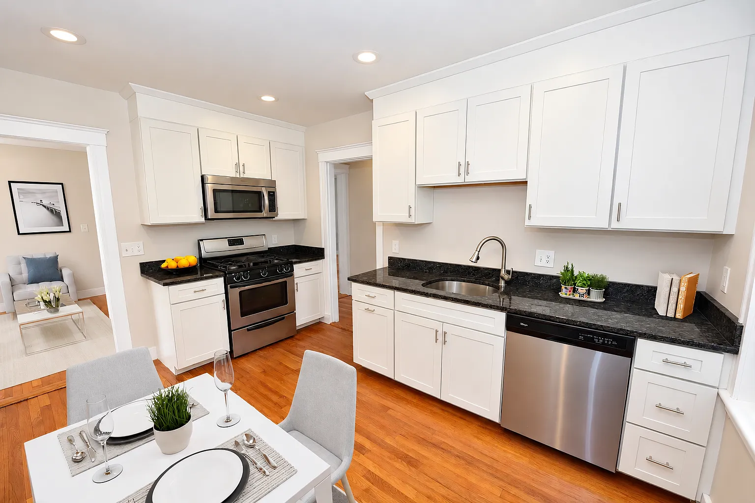 4 bed, 1000 sqft, $950 — Photo 2