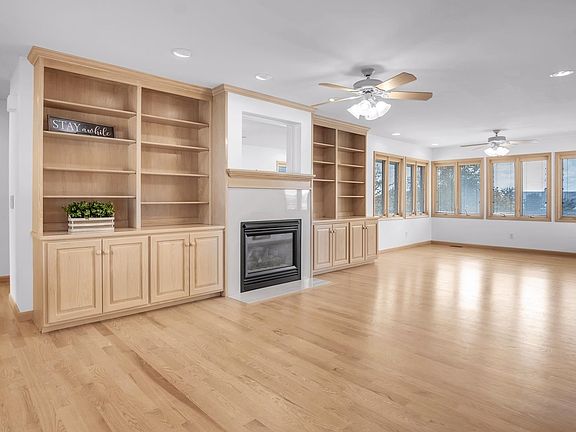 4th image of 2709 Acacia Ave