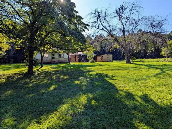 3620 Courtney Church Rd, Yadkinville, NC 27055