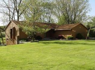 3060 Pleasant Valley Rd, Brighton, MI 48114