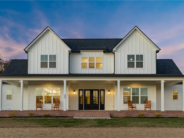 245 W Chapman Rd, Belton, SC 29627