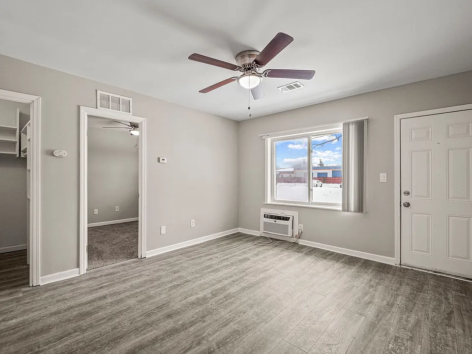 Ranch Apartment Homes in Great Troy Location