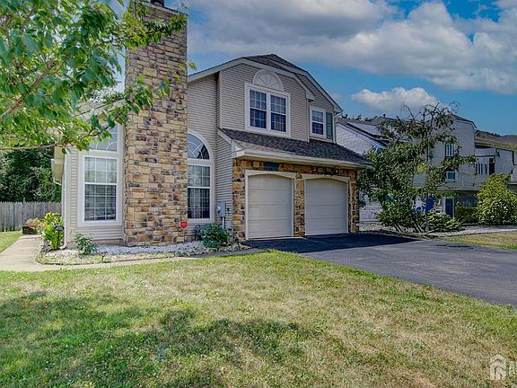 2nd image of 24 Foxchase Dr