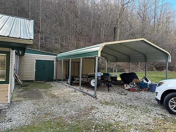 5th image of 647 Hinkley Hollow Rd