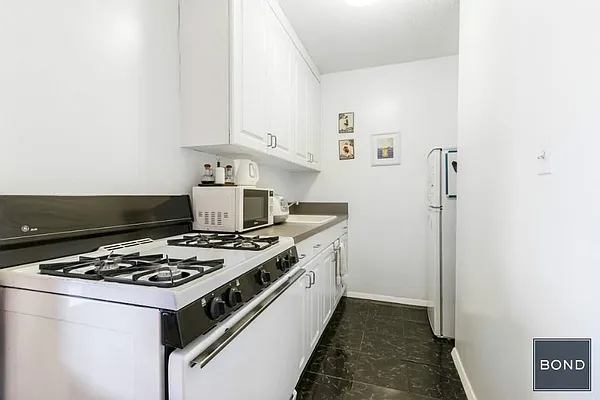 Rented by Bond New York | media 3
